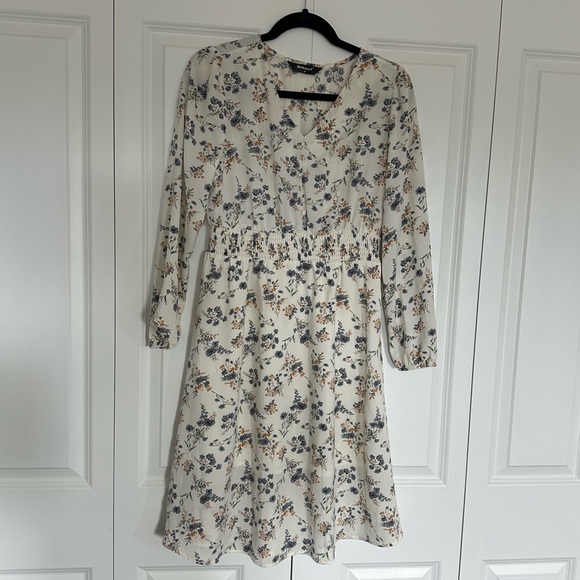 Floral Print V-Neck Long Sleeve Smocked Waist Midi Dress - Picture 5 of 9